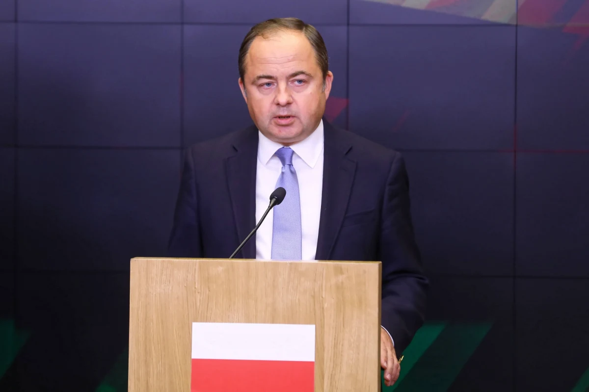 To, że doszło do porozumienia między Brukselą a Londynem ws. warunków Brexitu, jest faktem bardzo pozytywnym i bardzo obiecującym. Jest to sukces zespołów negocjacyjnych Michela Barniera i Theresy May – ocenił w rozmowie z PAP wiceminister spraw zagranicznych Konrad Szymański. Brytyjska premier Theresa May oświadczyła środę wieczorem, że brytyjski rząd poparł przyjęcie proponowanego tekstu umowy wyjścia Wielkiej Brytanii z Unii Europejskiej.