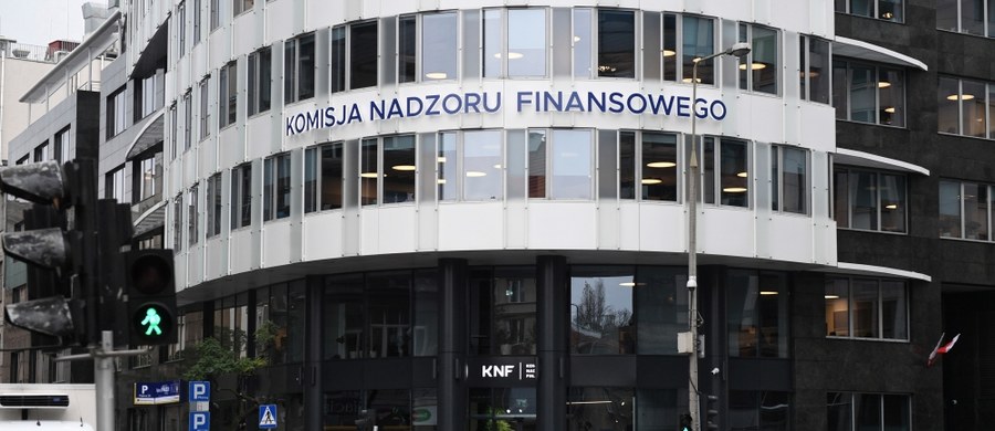 Agenci Centralnego Biura Antykorupcyjnego prowadzący śledztwo w sprawie przekroczenia uprawnień lub niedopełnienia obowiązków przez b. przewodniczącego KNF Marka Chrzanowskiego, zabezpieczyli dokumenty w biurach Komisji Nadzoru Finansowego.