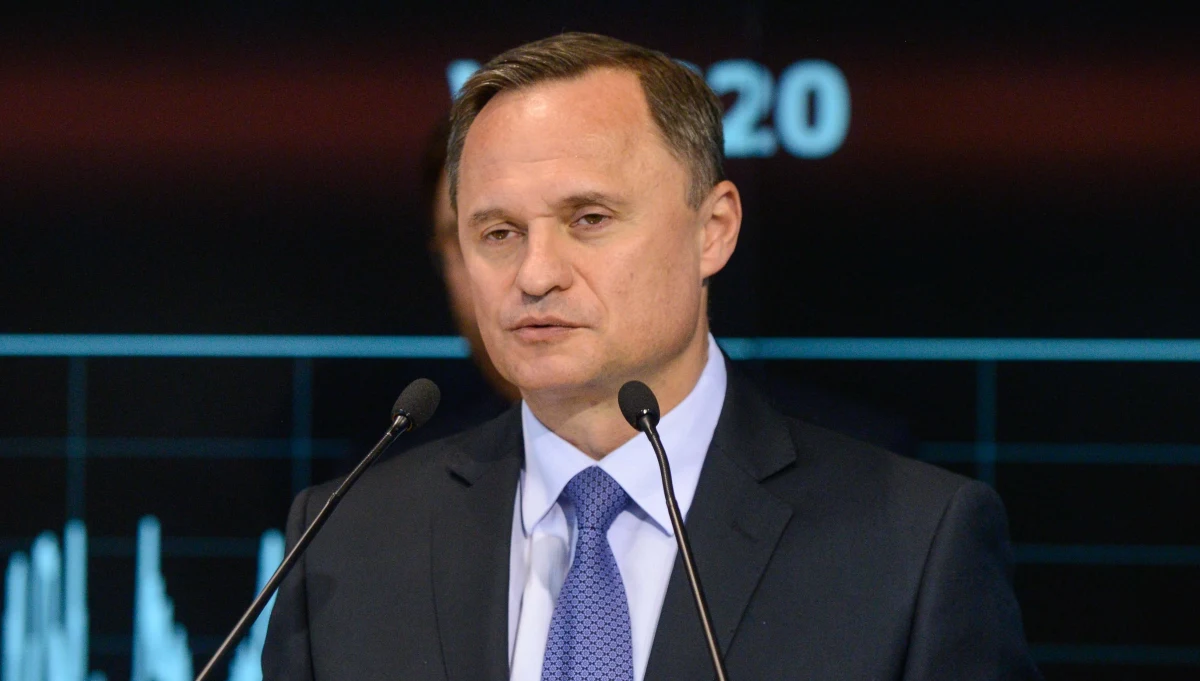 O wyznaczenie przesłuchania Leszka Czarneckiego w "dowolny dzień w przyszłym tygodniu" - zwrócił się w czwartek do prokuratury jego adwokat Roman Giertych.