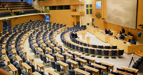​Liderka szwedzkiej Partii Centrum Annie Loeoef otrzymała misję podjęcia rozmów o utworzeniu rządu. Wcześniej nie udało się powołać gabinetu dwóm innym politykom, konserwatyście oraz socjaldemokracie.