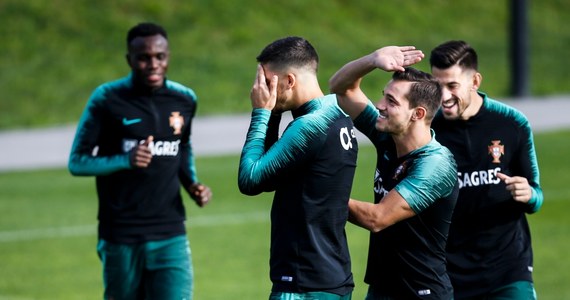 Portugalskie media twierdzą, że podopieczni Fernando Santosa dowiedli, że są najlepszą reprezentacją w Europie. W ten sposób komentują awans rodzimych piłkarzy do pierwszej czwórki drużyn Ligi Narodów po sobotnim remisie 0:0 z Włochami. 