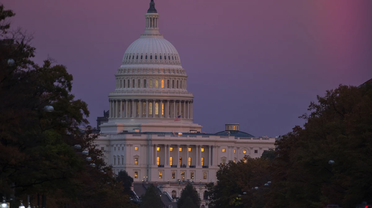 To już pewne: republikanin Rick Scott wygrał na Florydzie wybory do amerykańskiego Senatu. Wybory przeprowadzone zostały 6 listopada, ale na Florydzie komisja wyborcza zarządziła ręczne liczenie głosów: wszystko dlatego, że przewaga Scotta nad dotychczasowym reprezentantem stanu w Senacie, demokratą Billem Nelsonem, wynosiła zaledwie 0,15 proc. oddanych głosów.