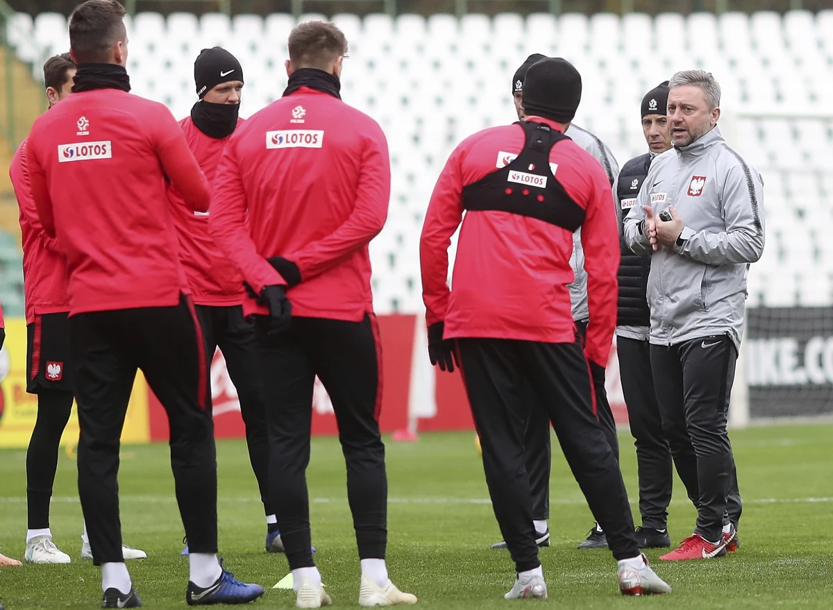 Dwa mecze pozostały do rozegrania w Dywizji A piłkarskiej Ligi Narodów. Oba będą miały duże znaczenie dla rozstawienia w eliminacjach Euro 2020. W poniedziałek wieczorem Niemcy zmierzą się z Holendrami, a we wtorek Portugalczycy podejmą Polaków. Wyjaśni się, które drużyny 2 grudnia podczas losowania grup eliminacyjnych trafią ostatecznie do pierwszego, a które do drugiego koszyka. Wiadomo, że do słabszego koszyka trafi Polska albo Niemcy. Wcześniej z pierwszego koszyka wypadli Islandczycy.