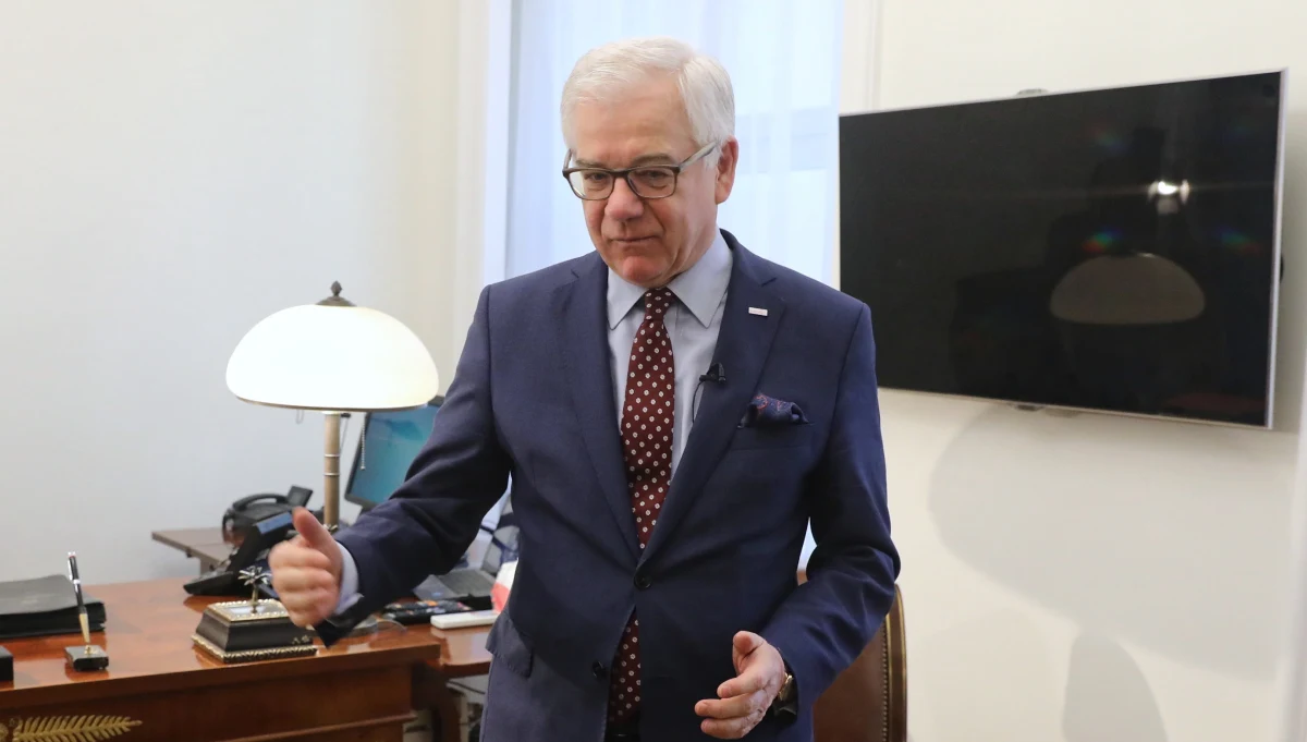 ​Odpowiedź polskich władz w sprawie decyzji TSUE dotyczącej ustawy o Sądzie Najwyższym zostanie przekazana Komisji Europejskiej w terminie. Przed jej wysłaniem nie chcemy informować o jej treści - mówił w Brukseli szef MSZ Jacek Czaputowicz.