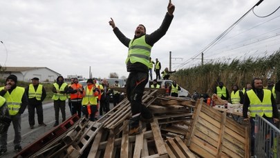 ​"Żółte kamizelki" blokują autostrady we Francji