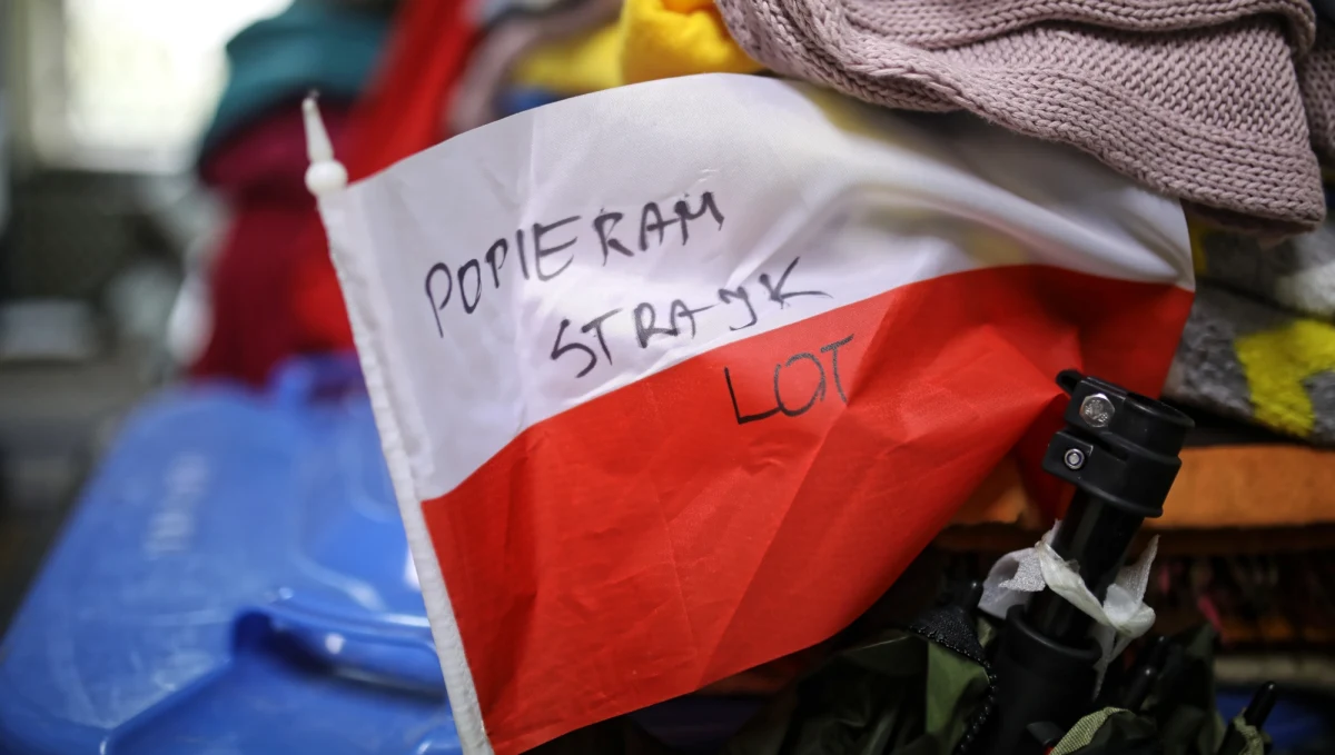 Sąd Okręgowy w Warszawie oddalił powództwo PLL LOT przeciwko związkom zawodowym działającym w przedsiębiorstwie. Sędzia Monika Sawa w uzasadnieniu wyroku powiedziała, że nie rozstrzyga o legalności strajku i referendum związkowców.