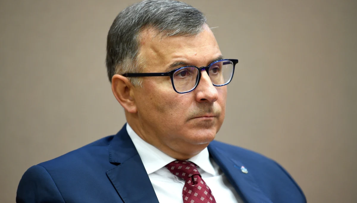 Polski system bankowy jest w bardzo dobrym stanie - mówi w wywiadzie z "Gazetą Polską" prezes PKO Banku Polskiego Zbigniew Jagiełło. Dodał, że w okresach prosperity wydarzenia takie jak tzw. afera KNF nie powodują poważnych problemów systemu finansowego.