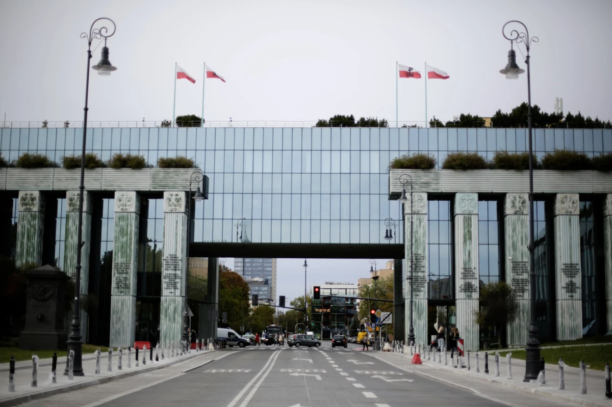 Równie dotkliwego tryumfu jak siódma nowelizacja ustawy o Sądzie Najwyższym rządzący nie ściągnęli sobie na głowę od czasu sromotnego zwycięstwa, jakim było wycofanie się z części przepisów ustawy o IPN. Tym razem skalę katastrofy poszerzyli nawet ponad oczekiwania swoich przeciwników. I to niepotrzebnie.