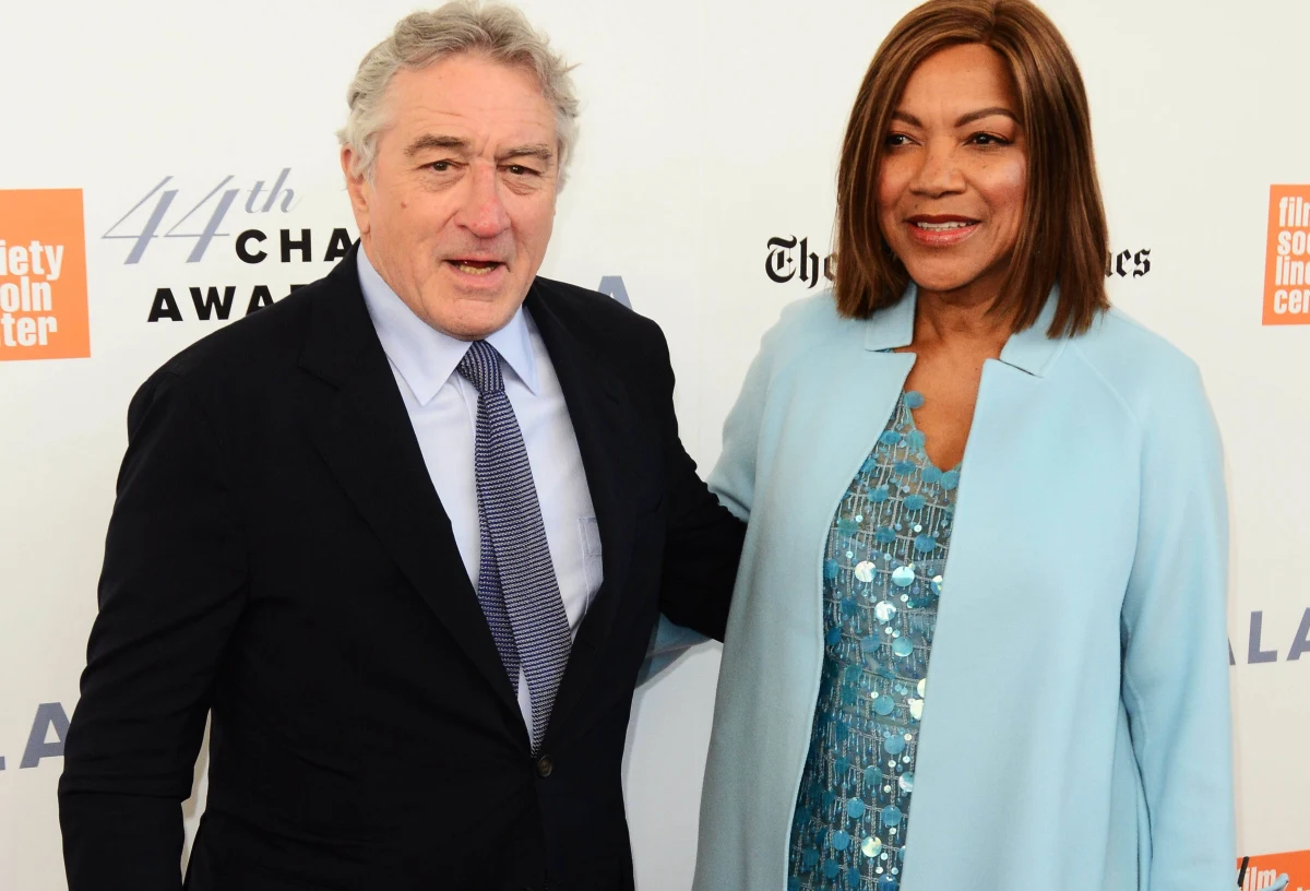 Robert De Niro rozstał się z żoną Grace Hightower po 21 latach małżeństwa. 75-letnia gwiazda kina i jego 63-letnia żona podobno nie mieszkają już razem. Nie są to pierwsze małżeńskie kłopoty De Niro i Hightower. W 1999 roku doszło do separacji, ale nie sfinalizowano rozwodu. Ostatecznie zeszli się i odnowili przysięgę małżeńską w 2004 roku.