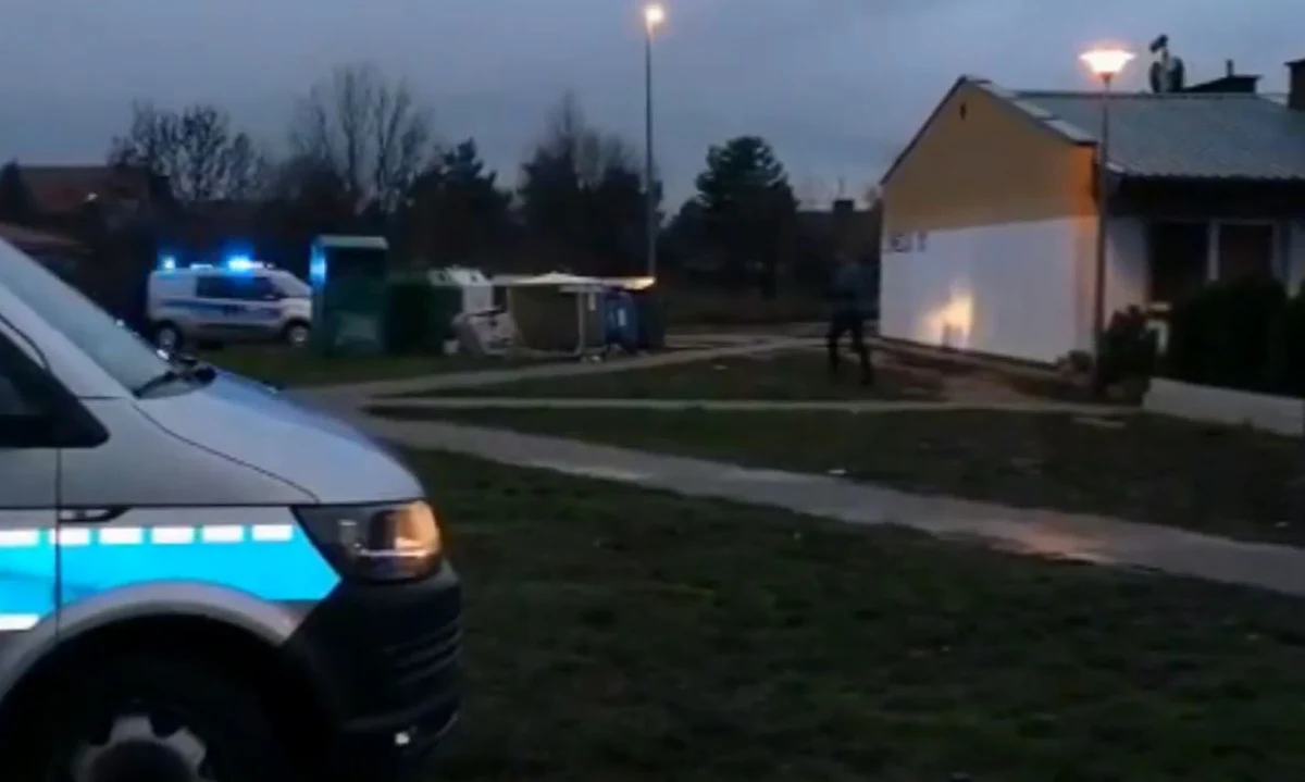 Pięciu mężczyzn terroryzowało i zastraszało mieszkańców jednego z osiedli w Lesznie w Wielkopolsce. Bandyci wdzierali się do mieszkań swoich sąsiadów, grozili pobiciem i śmiercią, wyłudzali pieniądze. Sprawców zastraszania zatrzymała policji. Grozi im do 15 lat więzienia.