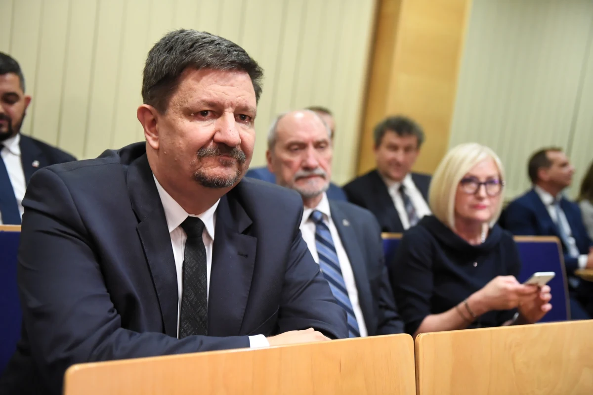 Poseł PiS Grzegorz Schreiber został wybrany nowym marszałkiem województwa łódzkiego. W głosowaniu nie wzięli udziału opozycyjni radni sejmiku z Koalicji Obywatelskiej i PSL. Wcześniej na nową przewodniczącą sejmiku została wybrana radna PiS Iwona Koperska.