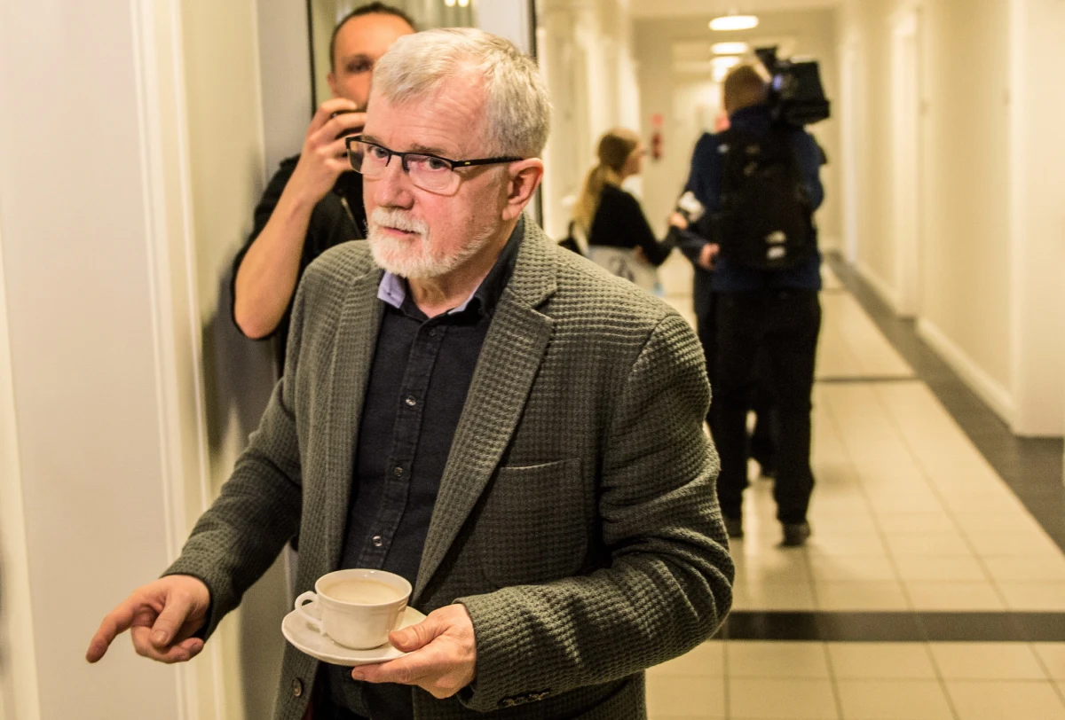 Zarząd województwa dolnośląskiego podejmie uchwałę o odwołaniu Cezarego Morawskiego z funkcji dyrektora Teatru Polskiego we Wrocławiu. Na początku października NIK stwierdził nieprawidłowości w działalności finansowej teatru, którym kieruje Morawski.