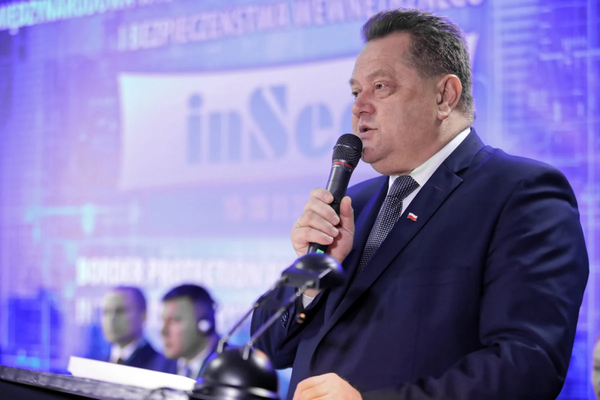 Potwierdzają się informacje reporterów śledczych RMF FM: wnioski po kontroli w suwalskiej policji nie dają podstaw, by wobec kogokolwiek wszczynać postępowanie dyscyplinarne. Komenda główna rozpoczęła kontrolę między innymi po informacjach, że policjanci całodobowo chronią domu wiceszefa MSWiA Jarosława Zielińskiego. Wykryto jednak pewne uchybienia.