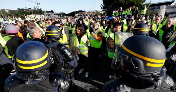 Mężczyzna w żółtej odblaskowej kamizelce zagroził, że odpali granat w myjni samochodowej w Angers na zachodzie Francji - poinformował minister spraw wewnętrznych Christophe Castaner.  Na miejscu jest ekipa saperów z Nantes.