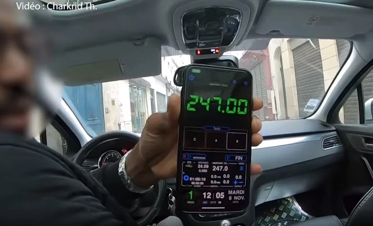 Koniec pobłażliwości wobec nielegalnych paryskich taksówkarzy, którzy wyłudzają od turystów astronomiczne sumy za kursy! Na rok więzienia – w tym 8 miesięcy bez zawieszenia - skazany został oszust, który zażądał od pary wczasowiczów prawie 250 euro za przywiezienie jej z lotniska de Gaulle’a do centrum francuskiej stolicy. Zarzucono mu również próbę porwania.