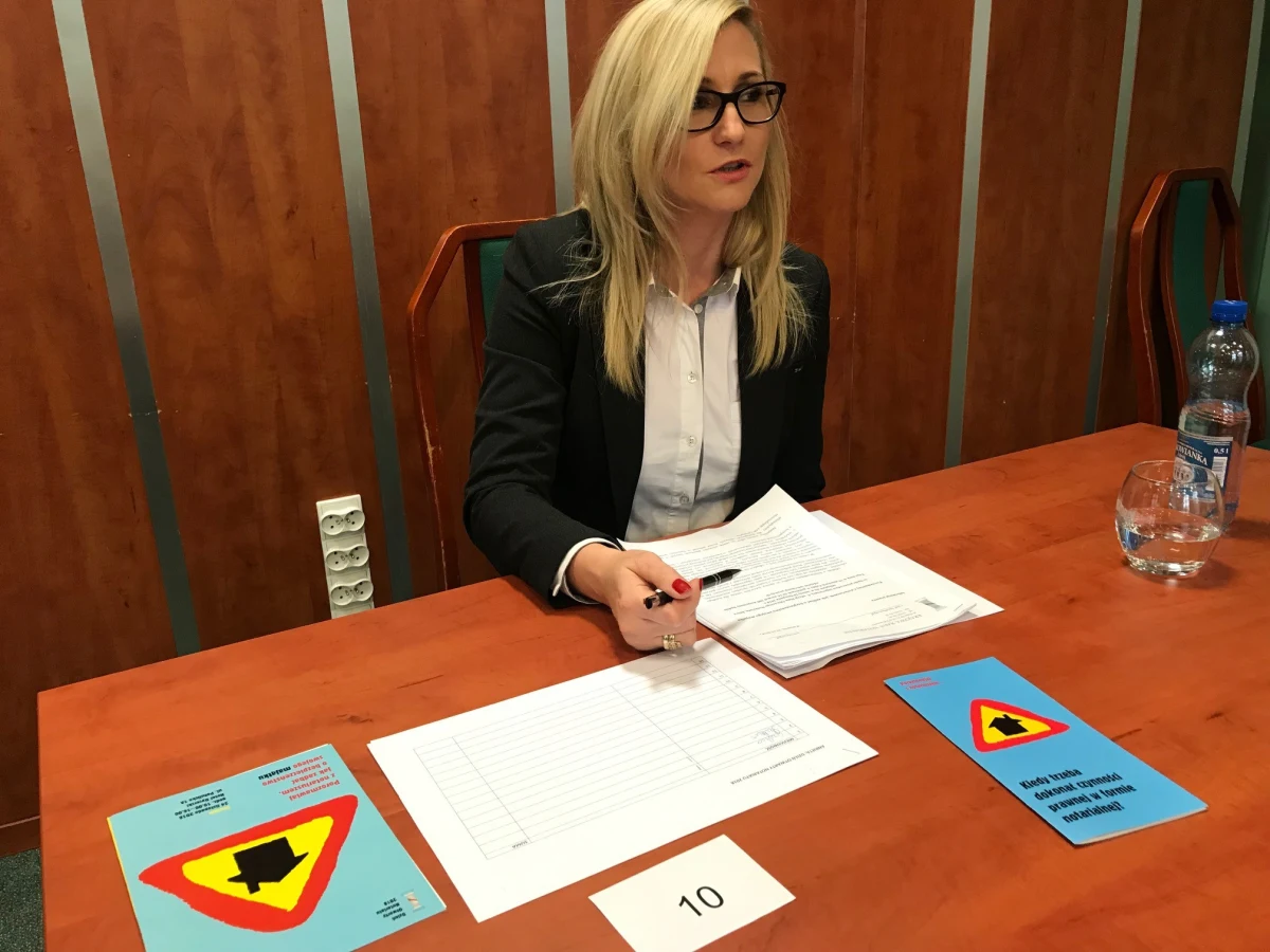 "Porozmawiaj z notariuszem, jak zadbać o bezpieczeństwo swojego majątku". To hasło kolejnej już edycji Dnia Otwartego Notariatu, który w sobotę potrwa do godziny 16. Niemal 200 notariuszy w 19 miastach Polski udziela informacji prawnych. Poniżej publikujemy listę miejsc, gdzie można uzyskać poradę.