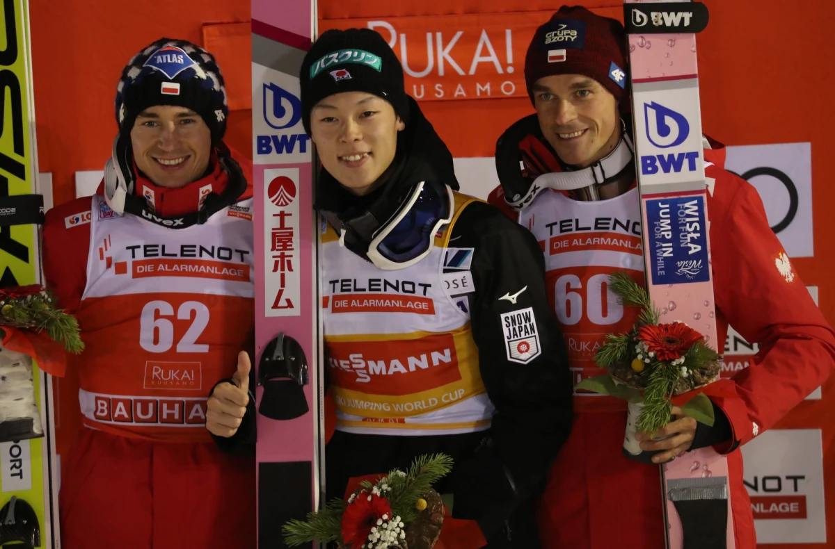 Na godzinę 17.00 zaplanowany jest w Kuusamo konkurs Pucharu Świata w skokach narciarskich. Nie wiadomo ilu Polaków w nim wystąpi, bo dopiero o 15.30 rozpoczną się kwalifikacje. W sobotę drugie miejsce zajął Kamil Stoch, a trzecie Piotr Żyła.W kadrze trenera Stefana Horngachera znaleźli się jeszcze Jakub Wolny, Dawid Kubacki, Maciej Kot i Stefan Hula.