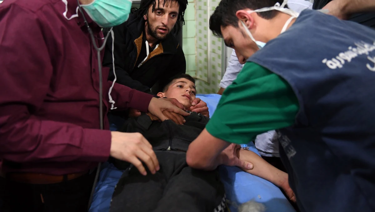 107 osób, wśród nich dzieci, ucierpiało w domniemanym ataku z użyciem broni chemicznej, do jakiego miało dojść w nocy z soboty na niedzielę w mieście Aleppo w północno-zachodniej Syrii. Takie informacje przekazała syryjska agencja prasowa SANA. Damaszek i Moskwa oskarżyły o atak siły syryjskiej opozycji: rebelianci mieliby uderzyć w trzy rejony Aleppo pociskami zawierającymi gazy, które powodowały duszności. Rebelianci zaprzeczają.