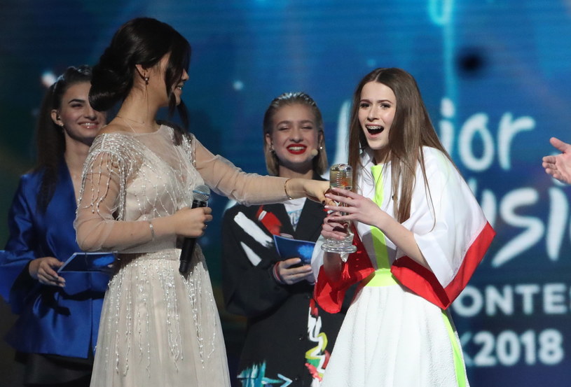 Politycy składają gratulacje dla Roksany Węgiel w związku z jej triumfem podczas Konkursu Piosenki Eurowizji dla Dzieci 2018.