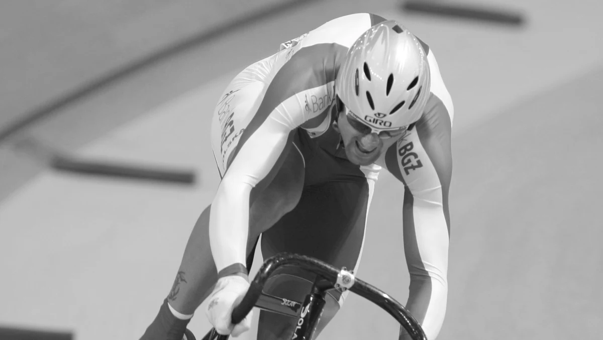 W niedzielę zmarł Łukasz Kwiatkowski, dwukrotny olimpijczyk i wielokrotny medalista mistrzostw Europy w kolarstwie torowym - poinformował jego macierzysty klub Stal Grudziądz. Chorował na białaczkę. Miał 36 lat.