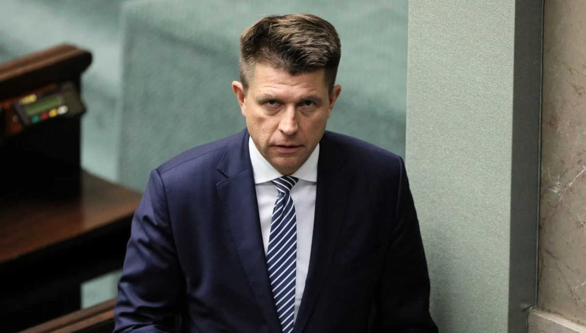 ​Kolejna wpadka Ryszarda Petru. Były polityk Nowoczesnej i założyciel partii Teraz postanowił na Twitterze skomentować konflikt rosyjsko-ukraiński. Coś mu się jednak pomyliło i zamiast "Morze Azowskie" napisał o... "Azorskim".