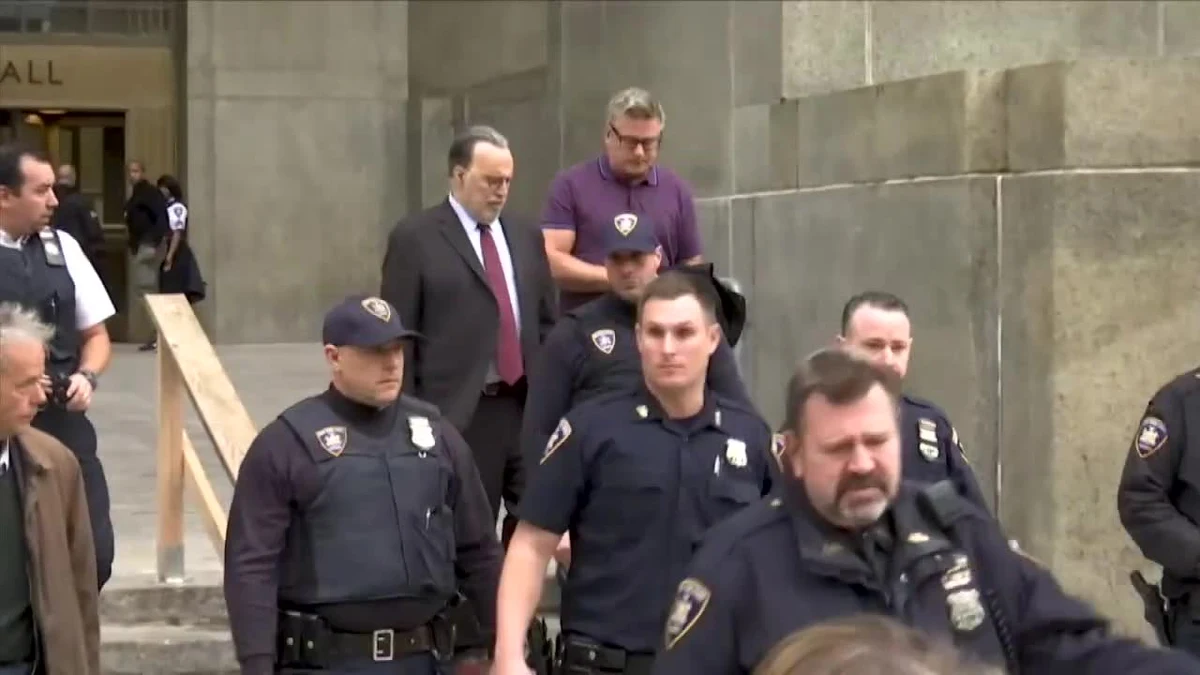 Alec Baldwin odpowiadał przed nowojorskim sądem za napaść na pochodzącego z Polski 49-letniego mężczyznę na jednym z parkingów na Manhattanie. Baldwin odmówił wypowiedzi dla mediów po przesłuchaniu.