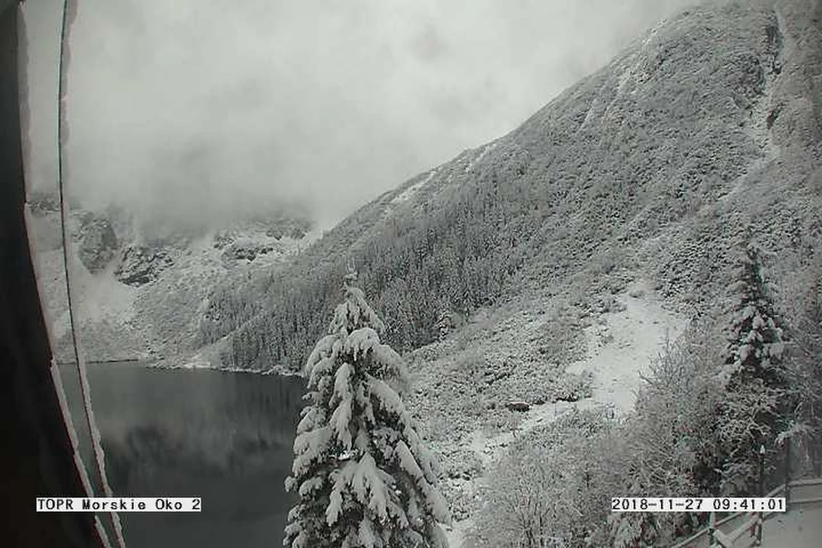 Instytut Meteorologii i Gospodarki Wodnej wydał ostrzeżenia przed intensywnymi opadami śniegu dla dwóch regionów kraju. To Podkarpacie i Małopolska.  Miejscami może spaść nawet 15-20 cm białego puchu. 