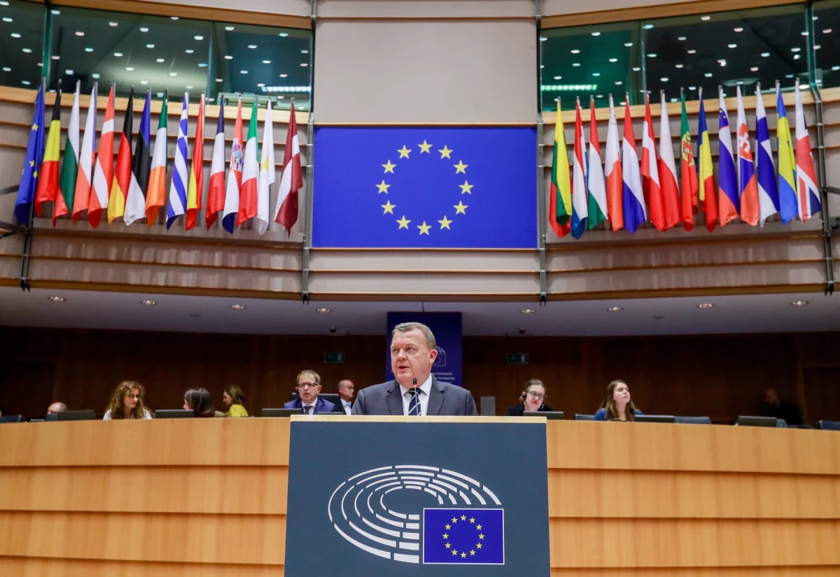 Premier Danii Lars Lokke Rasmussen zaatakował w środę w Parlamencie Europejskim pracujących w jego kraju obywateli innych państw UE, którzy mimo że mają dzieci w swojej ojczyźnie, pobierają na nie zasiłki. Sprawa dotyczy również Polaków.