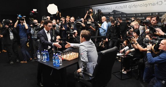 10-letnia Lykke-Merlot Helliesen była ekspertem w studio norweskiej telewizji publicznej NRK transmitującej mecz o tytuł mistrza świata w szachach pomiędzy Magnusem Carlsenem i Amerykaninem Fabiano Caruaną.