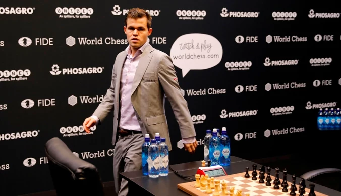 Magnus Carlsen lubi szybkie partie i... piłkę nożną