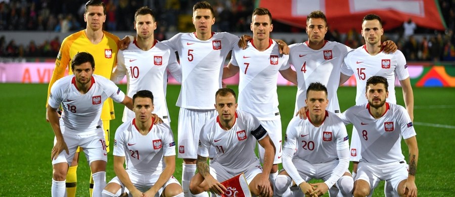 Polska awansowała z 21. na 20. miejsce w najnowszej edycji rankingu Międzynarodowej Federacji Piłki Nożnej (FIFA). Na prowadzeniu wciąż są brązowi medaliści mundialu w Rosji - Belgowie. Wyprzedzają o punkt mistrzów świata Francuzów.
