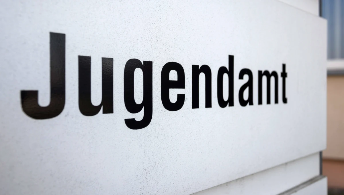 PE w głosowaniu przyjął rezolucję ws. kontrowersyjnych działań niemieckich Urzędów ds. Dzieci i Młodzieży (Jugendamtów) w transgranicznych sporach rodzinnych o dzieci. Europosłowie wzywają KE do kontroli i wykrywania dyskryminacyjnych procedur stosowanych przez te urzędy.