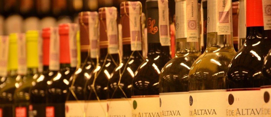 Wojewódzki Sąd Administracyjny w Krakowie wstrzymał wykonanie uchwały rady miasta w sprawie ograniczeń sprzedaży alkoholu na Starym Mieście i Kazimierzu. Taką informację przekazał Urząd Miasta Krakowa.
