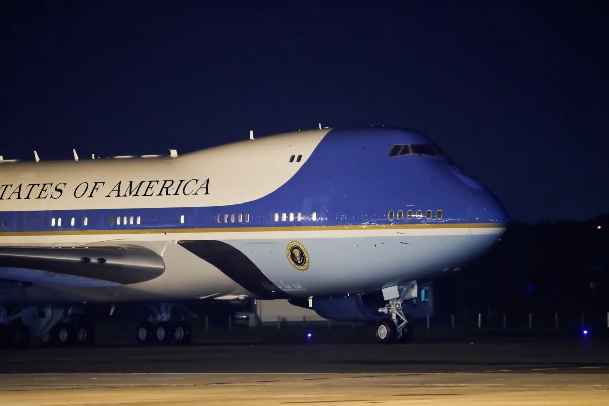 Donald Trump jest już w Buenos Aires. Amerykański lider weźmie udział w szczycie G20 poświęconemu polityce finansowej. Wcześniej poinformował, że odwołuje zaplanowane wcześniej spotkanie z prezydentem Rosji Władimirem Putinem. Powodem jest kryzys na Morzu Azowskim.