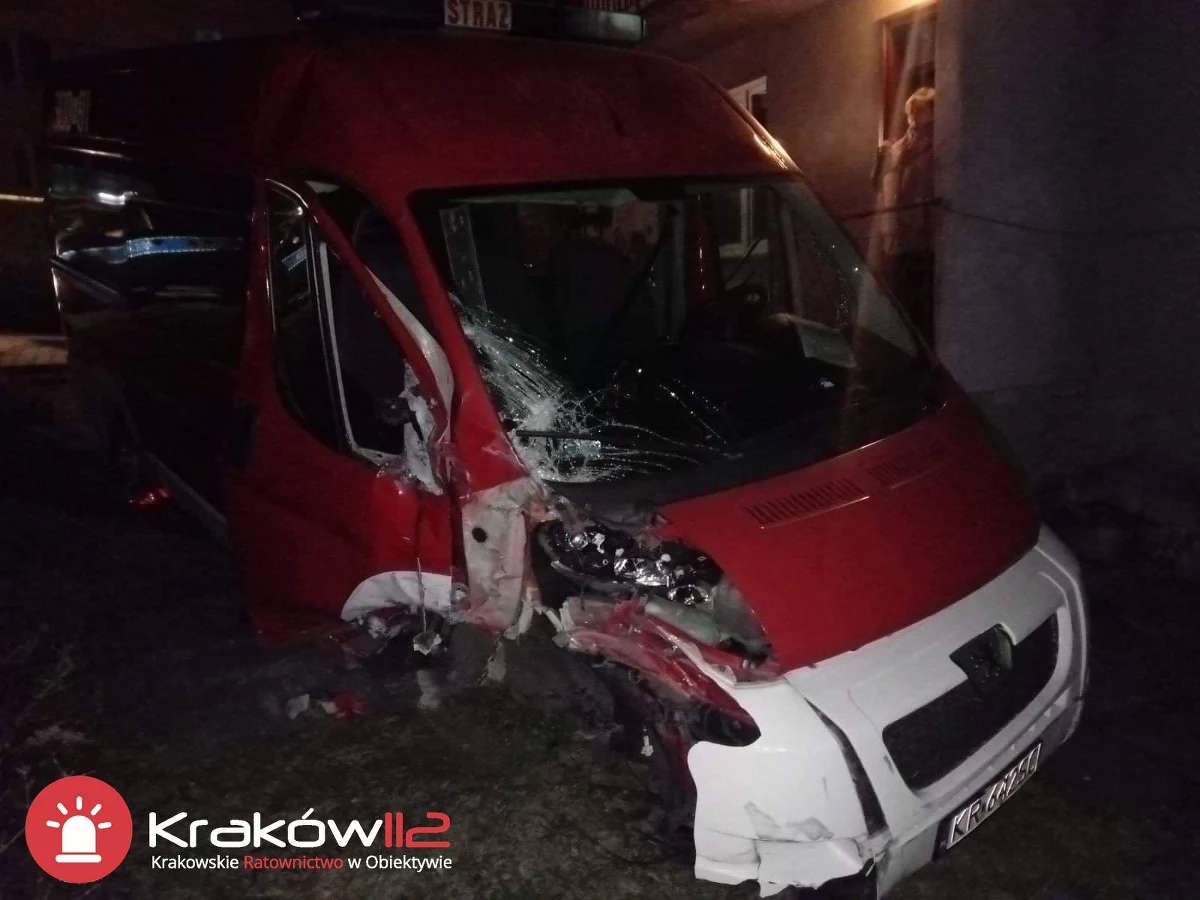 Nietrzeźwy 21-latek z woj. śląskiego ukradł dostawczy samochód służbowy z terenu jednej z krakowskich jednostek straży pożarnej. Sygnał w tej sprawie dostaliśmy od słuchacza na Gorącą Linię RMF FM.