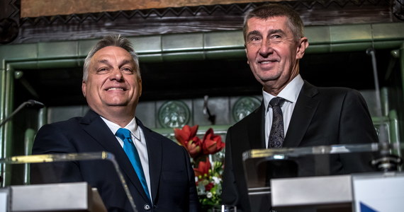 Premierzy Czech i Węgier - Andrej Babisz i Viktor Orban - skrytykowali w piątek w Pradze Komisję Europejską, która stała się według nich zbyt upolityczniona. Zdaniem Orbana w ostatnich latach zmienił się charakter europejski polityki. "Kiedyś było to zajęcie godne szacunku. Teraz bardziej przypomina boks" ocenił Orban. 