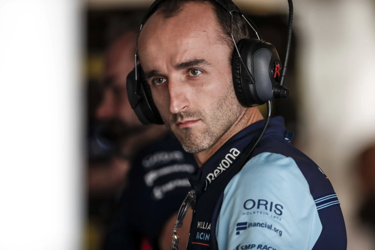 Powracający do rywalizacji w mistrzostwach świata Formuły 1 Robert Kubica wybrał numer, który ma mu służyć do końca kariery. Na bolidzie teamu Williams polski kierowca będzie widniała liczba 88. Z kolei zespół Force India zmienia nazwę na Racing Point.