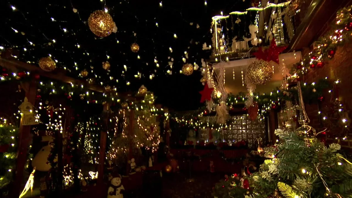 Od 2009 roku Barbara i Dirk są małżeństwem i od tego czasu dekorują swój dom na święta. Oceniają, że mają około 2700 dekoracji świątecznych, na które wydali sumę z pięcioma zerami. Dekorowanie zaczynają miesiąc przed świętami. 