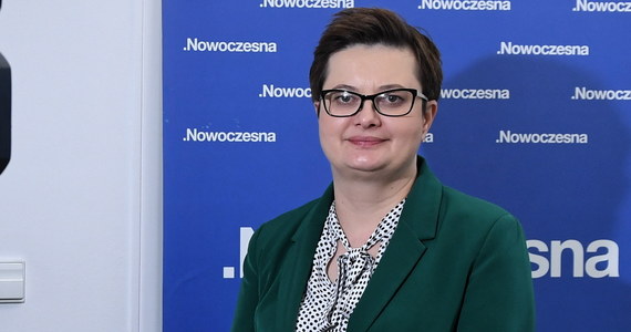 ​Jedyne, co temu rządowi wyszło, to program 500+, a to trochę mało jak na trzy lata rządów - powiedziała liderka Nowoczesnej Katarzyna Lubnauer, komentując wystąpienie premiera podsumowujące trzy lata rządów PiS. Wskazywała, że mimo wzrostu gospodarczego rosną opłaty i podatki.