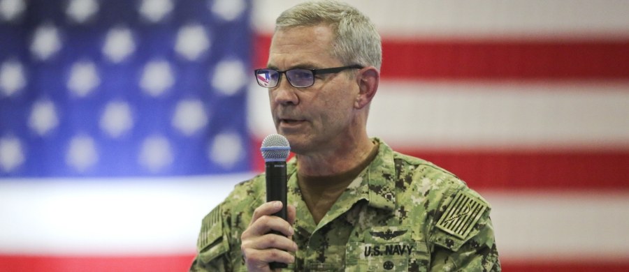 Dowódca operacji marynarki wojennej USA na Bliskim Wschodzie, wiceadmirał Scott Stearney został znaleziony martwy w swojej rezydencji w Bahrajnie - poinformowała US Navy. Dodano, że obecnie nie podejrzewa się, by doszło do morderstwa.