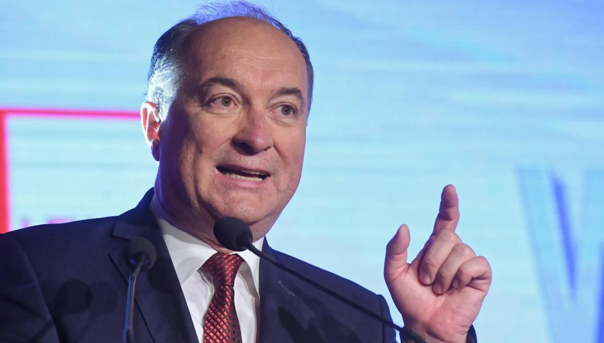 Przewodniczący SLD Włodzimierz Czarzasty zadeklarował w niedzielę w Rzeszowie, że Sojusz w najbliższych wyborach powinien iść razem z partnerami. "Najpierw lewica. Jak się nie uda z lewicą - szersza formuła" - zaznaczył.