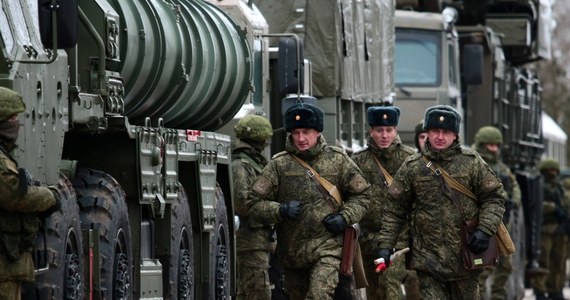 Armia Ukrainy wysyła wezwania do rezerwistów. To kolejny etap działań władz po wprowadzeniu stanu wojennego w dziesięciu obwodach po ataku rosyjskich służb granicznych, które ostrzelały trzy ukraińskie okręty w pobliżu Cieśniny Kerczeńskiej. 