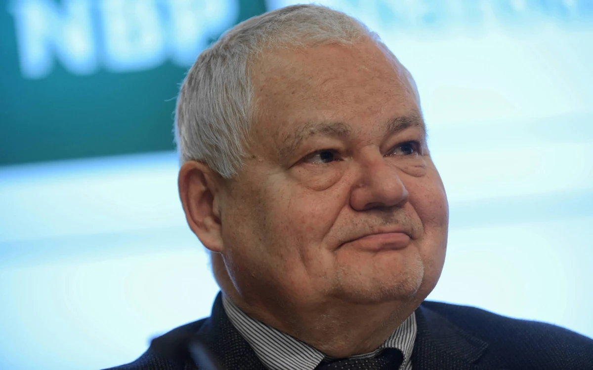 PO zawiadamia prokuraturę o podejrzeniu popełnienia przestępstwa przez prezesa NBP Adama Glapińskiego. Posłowie partii chcą wiedzieć, czy Glapiński nie wykorzystuje swojego urzędu, "by wprowadzać w Polsce cenzurę i ograniczać media w zakresie dozwolonej krytyki". Chodzi o blokowanie artykułów nt. afery wokół Komisji Nadzoru Finansowego.