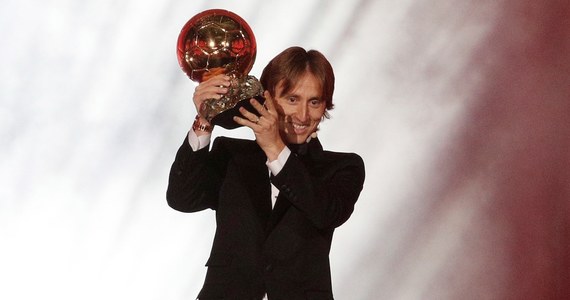 Chorwat Luka Modric zdobył Złotą Piłkę za 2018 rok w plebiscycie "France Football". Wicemistrz świata z Rosji i triumfator Ligi Mistrzów przerwał dominację wyróżnianych od 10 lat Cristiano Ronaldo i Lionela Messiego.