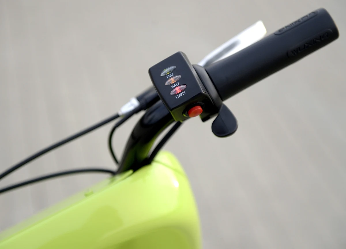 Nowy prezydent Wrocławia Jacek Sutryk zapowiedział, że przygotuje projekt ustawy, która reguluje ruch małych elektrycznych środków lokomocji. Chodzi głównie o elektryczne hulajnogi - pisze "Rzeczpospolita". 