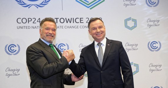 Andrzej Duda w ramach szczytu klimatycznego COP24 w Katowicach spotkał się z Arnoldem Schwarzeneggerem. Prezydent Polski i słynny "Terminator" pozowali wspólnie do zdjęć. 
