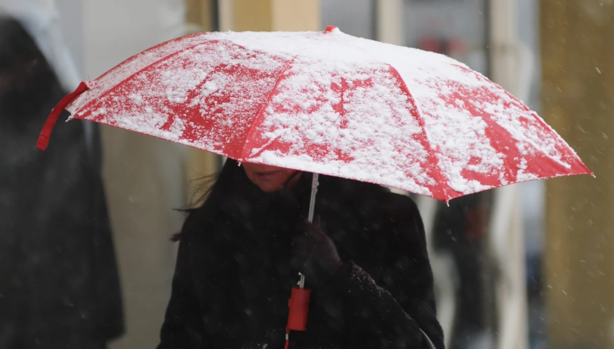 ​IMGW wydał ostrzeżenia pierwszego stopnia przed silnym wiatrem i oblodzeniem dla pięciu województw. Alerty obowiązują w zachodnich powiatach nadmorskich i w górach na południowym wschodzie Polski.