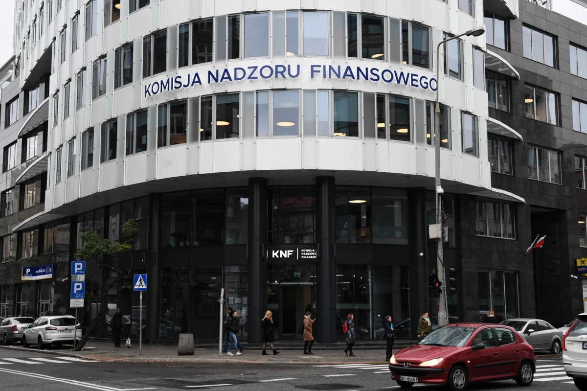 Zdzisław Sokal był wśród 11 osób przesłuchanych przez CBA na początku śledztwa dotyczącego nieprawidłowości w Komisji Nadzoru Finansowego - dowiedział się reporter RMF FM Krzysztof Zasada. 