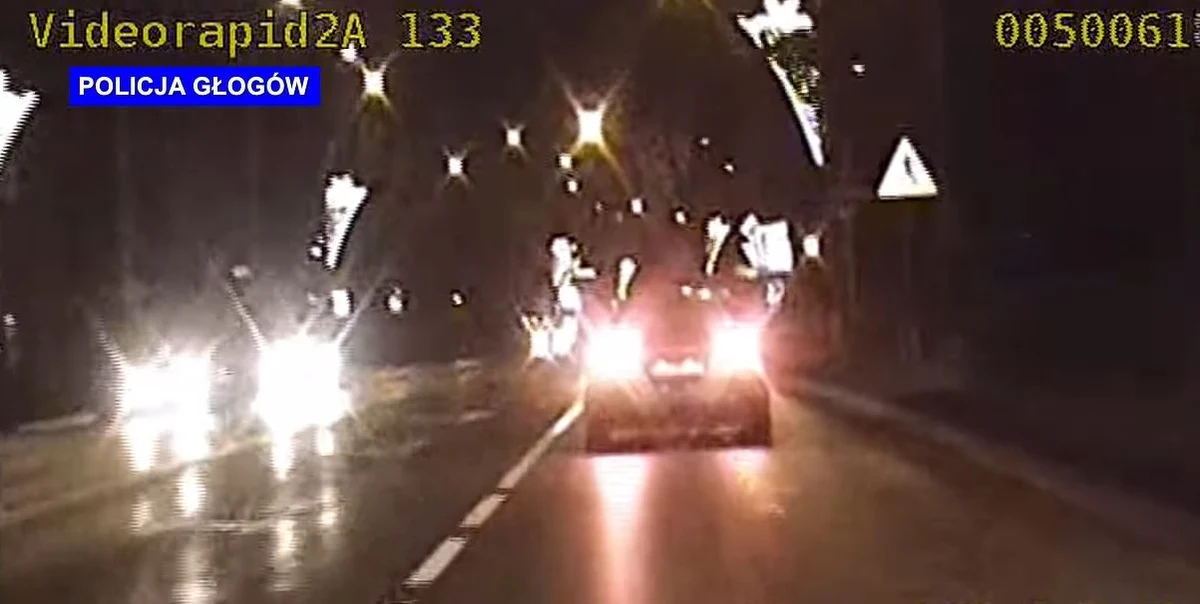 Pościgiem zakończyła się próba zatrzymania mężczyzny, który kierując samochodem osobowym, pędził przez Głogów blisko 100 kilometrów na godzinę. Po zatrzymaniu okazało się, że kierowca miał ponad 1,5 promila alkoholu w organizmie. Mężczyzna stracił prawo jazdy. 