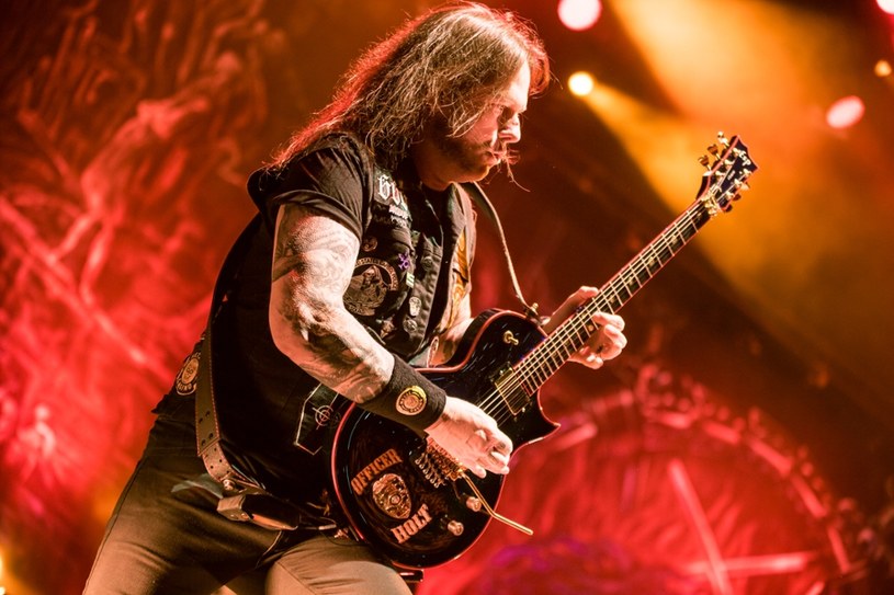 Znany z grupy Machine Head Phil Demmel czasowo dołączył do grupy Slayer w ramach jej pożegnalnej trasy.